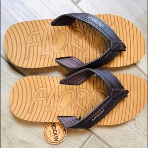 💥Rockin Footwear: Flip Flop Florida Sandals R-M247TN Brown SIZE -S